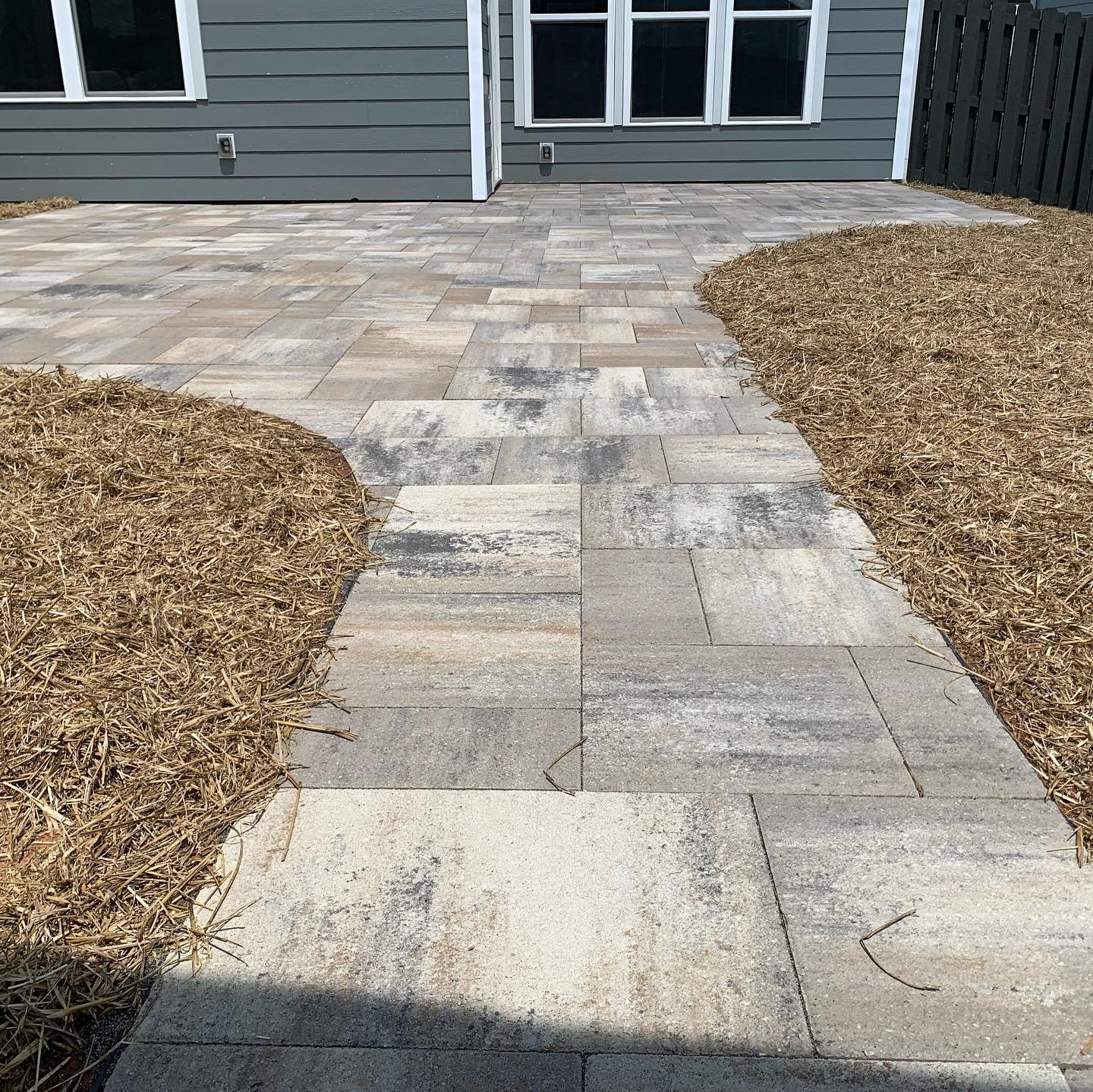 Belgard Hatteras Lafitt Grana Slab Paver Patio