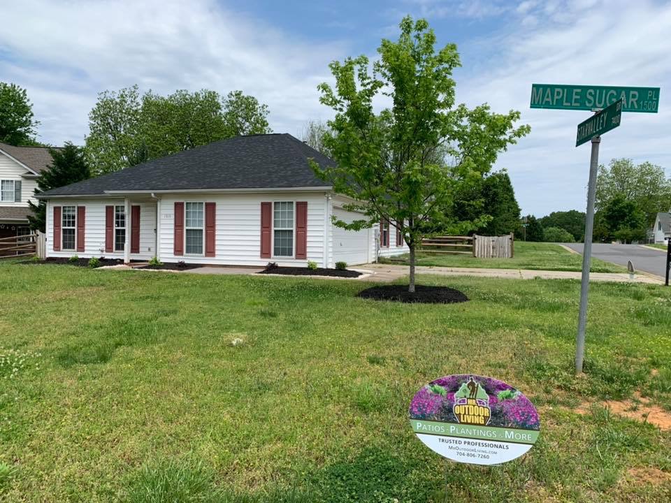 Landscaping Curb Appeal – Outdoor Living Tip of the Day